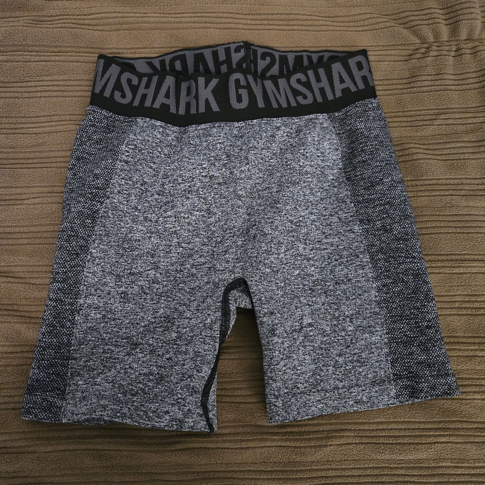 Gymshark Men's Black and Gray Athletic Shorts